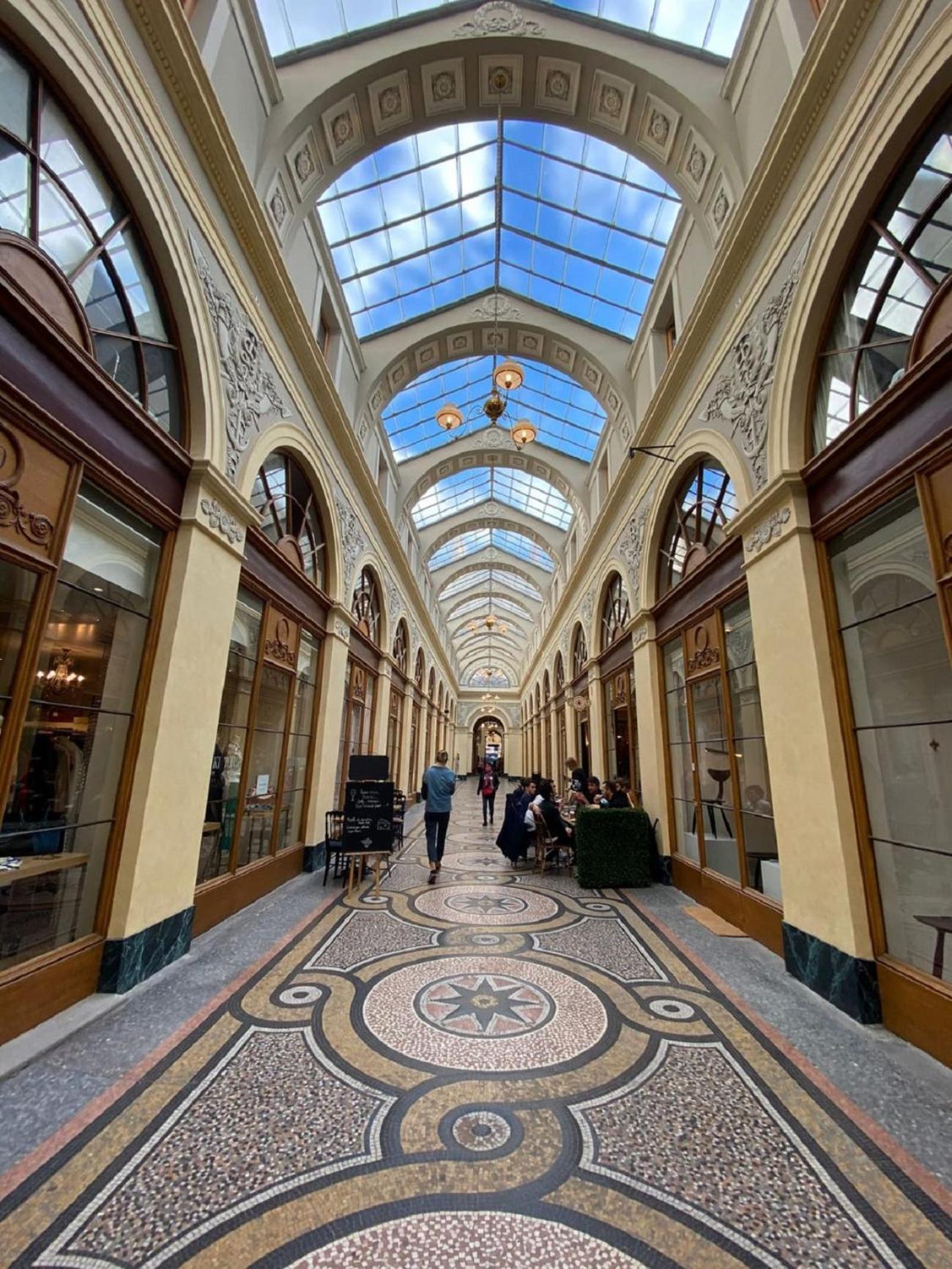 115 - Urban Vuitton Saint Denis Apartment Paris Exterior photo